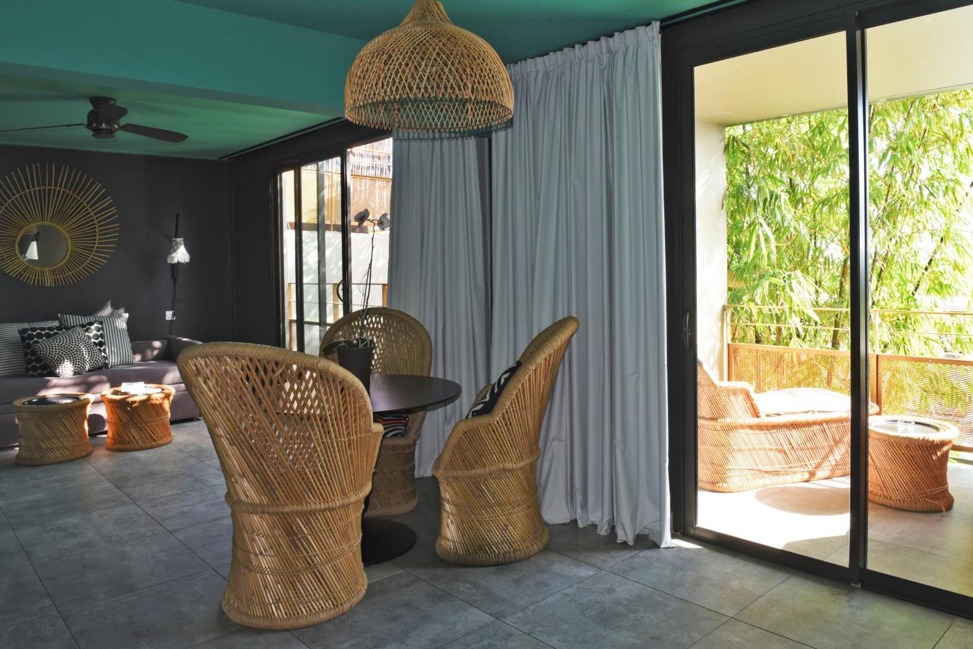 Dina Morgabine Saint Gilles Hotel Exterior photo